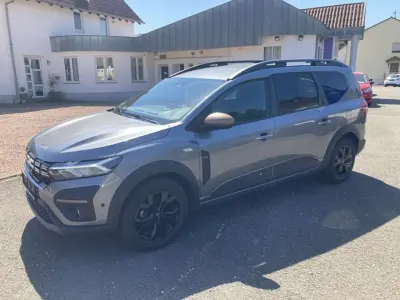 Gebraucht Dacia Jogger Extreme 91 PS (66 kW) 2024 Grau Van / Kleinbus
