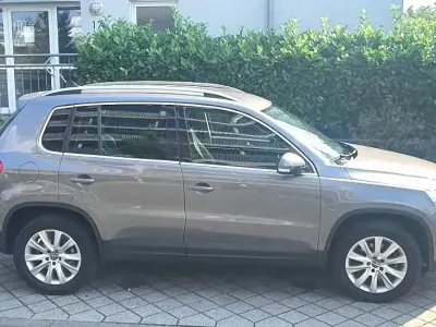 Gebraucht VW Tiguan Sportline 140 PS (102 kW) 2011 Grau SUV