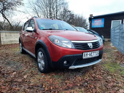 Używany Dacia Sandero Stepway 84 KM (61 kW) 2011 Czerwony Sedan/Limuzyna