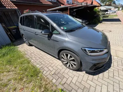 Gebraucht VW Touran Highline 150 PS (110 kW) 2023 Grau Van / Kleinbus