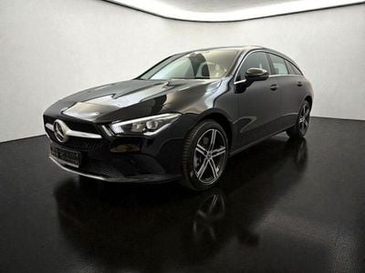 Gebraucht Mercedes CLA250e Shooting Brake 160 PS (117 kW) 2023 Schwarz Kombi