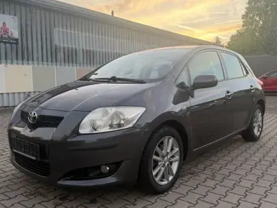 Gebraucht Toyota Auris Life 101 PS (74 kW) 2010 Grau Kleinwagen
