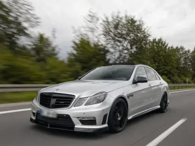 Gebraucht Mercedes E500 388 PS (285 kW) 2008 Silber Limousine