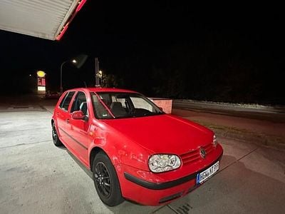 Rot Gebraucht 1998 VW Golf IV Kleinwagen | 1.600 € (Fairer Preis)