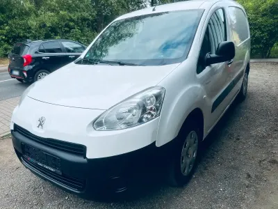 Gebraucht Peugeot Partner 98 PS (72 kW) 2015 Weiß Van / Kleinbus