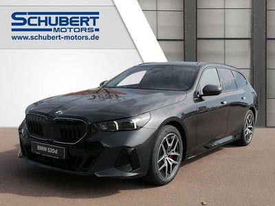 Neu BMW 520 M Sport 197 PS (144 kW) 2026 Sophistograu brillanteffekt metalli Kombi
