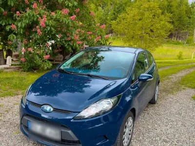 Gebraucht Ford Fiesta 60 PS (44 kW) 2010 Blau Kleinwagen