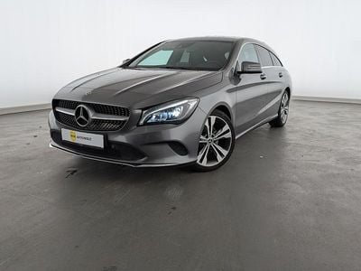 Gebraucht Mercedes CLA200 Shooting Brake Urban 156 PS (114 kW) 2019 Mountaingrau Kombi