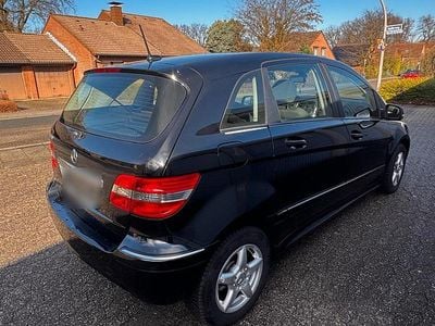 Gebraucht Mercedes B180 116 PS (85 kW) 2009 Schwarz Van / Kleinbus