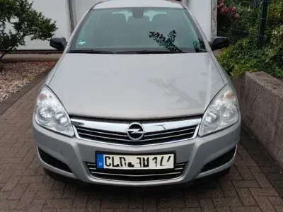 Gebraucht Opel Astra 140 PS (102 kW) 2007 Gold Limousine