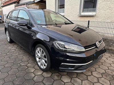 Gebraucht VW Golf VII Highline 150 PS (110 kW) 2019 Schwarz Kombi