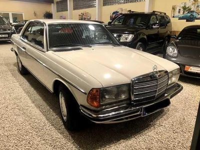 Gebraucht Mercedes 230 109 PS (80 kW) 1979 Weiß Coupé