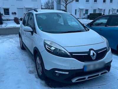 Weiß Gebraucht 2013 Renault Scénic III Initiale Paris Van / Kleinbus | 5.200 € (Fairer Preis)