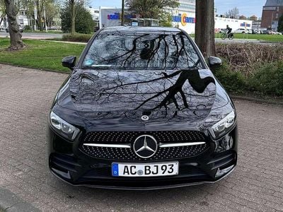 Usata Mercedes A180 AMG line 136 CV (100 kW) 2022 Nero Berlina