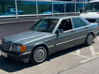 Gebraucht Mercedes 190 Sportline 126 PS (92 kW) 1990 Grau Limousine