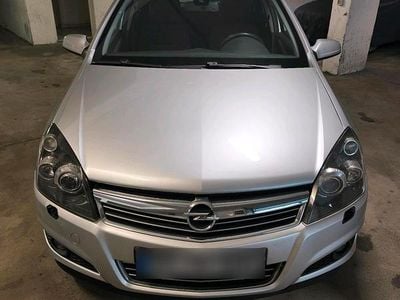 Gebraucht Opel Astra 130 PS (95 kW) 2008 Silber Kombi