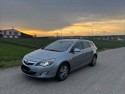 Gebraucht Opel Astra Sport 179 PS (131 kW) 2011 Grau Kombi
