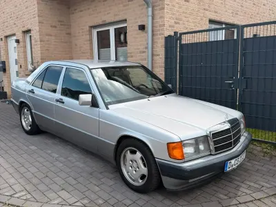 Gebraucht Mercedes 190 109 PS (80 kW) 1993 Grau Limousine