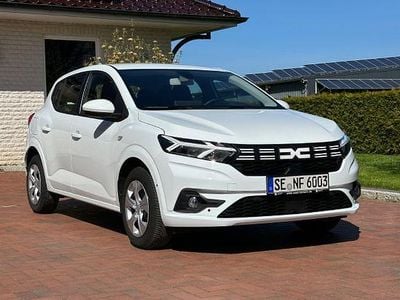 Second-hand Dacia Sandero Expression 101 CP (74 kW) 2024 Alb Berlinǎ