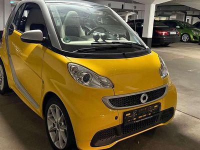 Gelb Gebraucht 2013 Smart ForTwo Electric Drive Kleinwagen | 22.500 €
