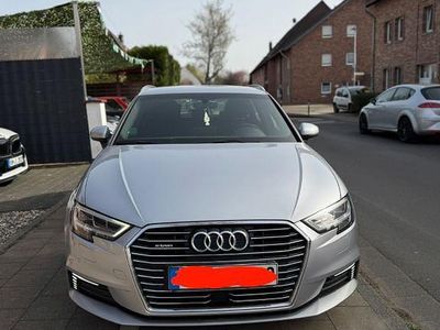 Gebraucht Audi e-tron Sport 204 PS (150 kW) 2019 Silber SUV