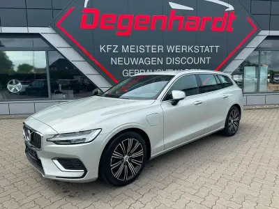 Gebraucht Volvo V60 Inscription 253 PS (186 kW) 2021 Silber Kombi