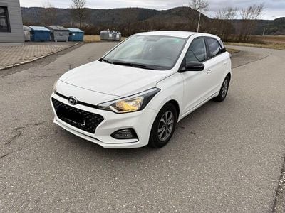 Usata Hyundai i20 YES! 101 CV (74 kW) 2019 Bianco Utilitaria