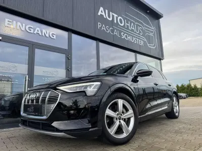 Gebraucht Audi e-tron 230 kW (313 PS) 2022 Brillantschwarz SUV