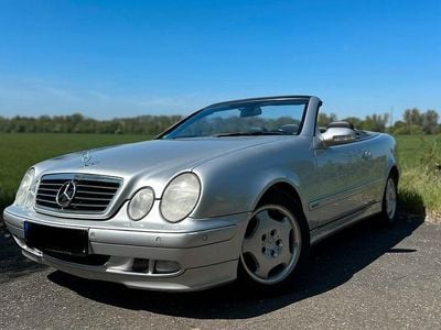 Second-hand Mercedes CLK320 Elegance 218 CP (160 kW) 2002 Argintiu Cabrio