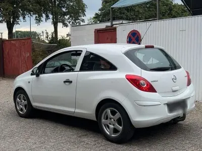 Gebraucht Opel Corsa 86 PS (63 kW) 2012 Weiß Kleinwagen
