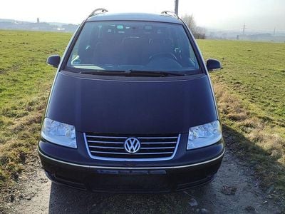 Schwarz Gebraucht 2009 VW Sharan Sportline Van / Kleinbus | 5.800 € (Etwas zu teuer)