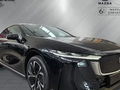 Neu Mazda 6e Takumi-Line 189 kW (258 PS) 2026 Jet black Limousine