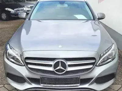 Gebraucht Mercedes C180 Avantgarde 156 PS (114 kW) 2015 Silber Limousine