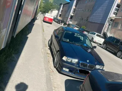 Gebraucht BMW 328 Sport Line 193 PS (141 kW) 1995 Blau Limousine