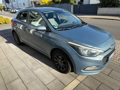 Second-hand Hyundai i20 Trend 75 CP (55 kW) 2015 Albastru Berlinǎ