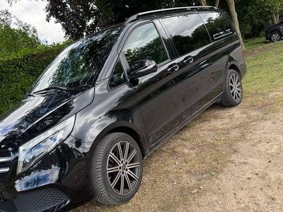 Mercedes V220