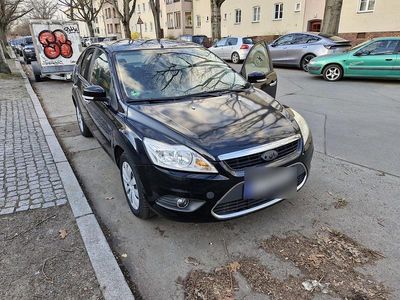 Gebraucht Ford Focus 75 PS (55 kW) 2010 Schwarz Limousine