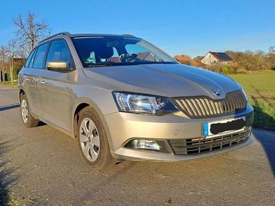 Grau Gebraucht 2017 Skoda Fabia Clever Kombi | 9.990 € (Fairer Preis)