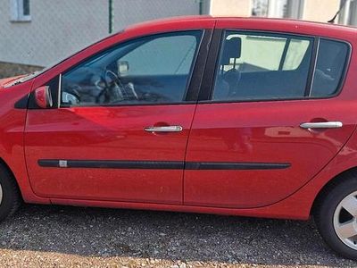 Gebraucht Renault Clio II 101 PS (74 kW) 2008 Rot Kleinwagen