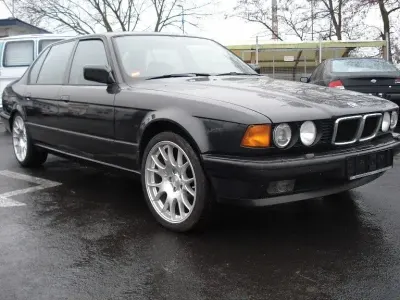 Gebraucht BMW 750 299 PS (219 kW) 1989 Schwarz Limousine