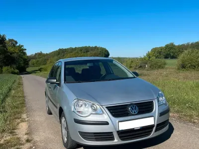 Begagnad VW Polo 60 HK (44 kW) 2009 Silver Halvkombi