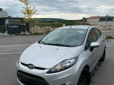 Używany Ford Fiesta 82 KM (60 kW) 2012 Srebrny Hatchback