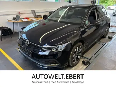 Używany VW Golf VIII Move 150 KM (110 kW) 2023 Czarny Sedan/Limuzyna