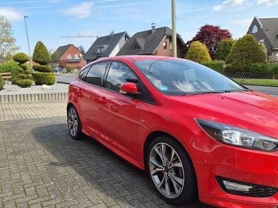 Usata Ford Focus ST-Line 140 CV (102 kW) 2018 Rosso Berlina