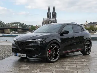 Gebraucht Alfa Romeo Junior Veloce 206 kW (281 PS) 2026 Schwarz SUV