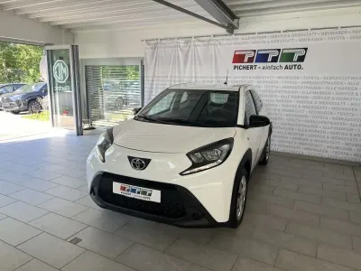 Gebraucht Toyota Aygo X Business Edition 72 PS (52 kW) 2025 Schneeweiß SUV