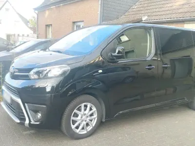 Gebraucht Toyota Proace Comfort 150 PS (110 kW) 2017 Schwarz Van / Kleinbus