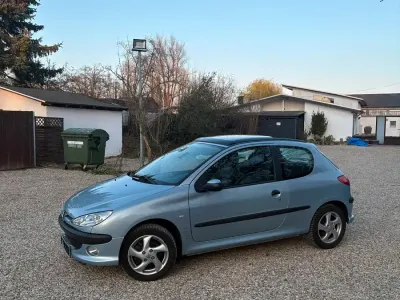 Używany Peugeot 206 108 KM (79 kW) 2001 Niebieski Coupe