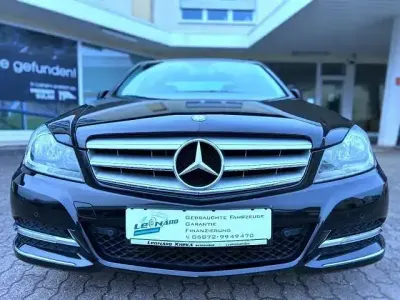 Gebraucht Mercedes C180 156 PS (114 kW) 2011 Schwarz Limousine