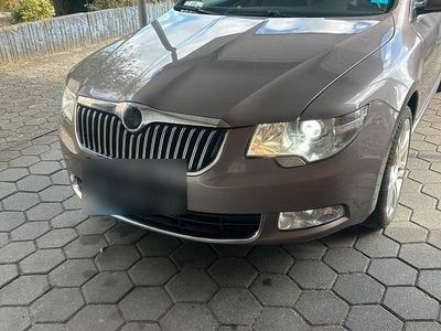 Gebraucht Skoda Superb 160 PS (117 kW) 2010 Gold Kombi